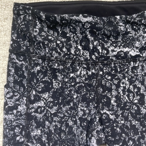 Lululemon Pace Rival Crop 22" in Achromatize Ice Grey Black Size 2 - Picture 4 of 11